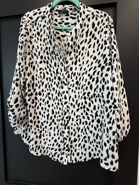 Tahari Black & White Animal Print Button-Front Blouse Size Large